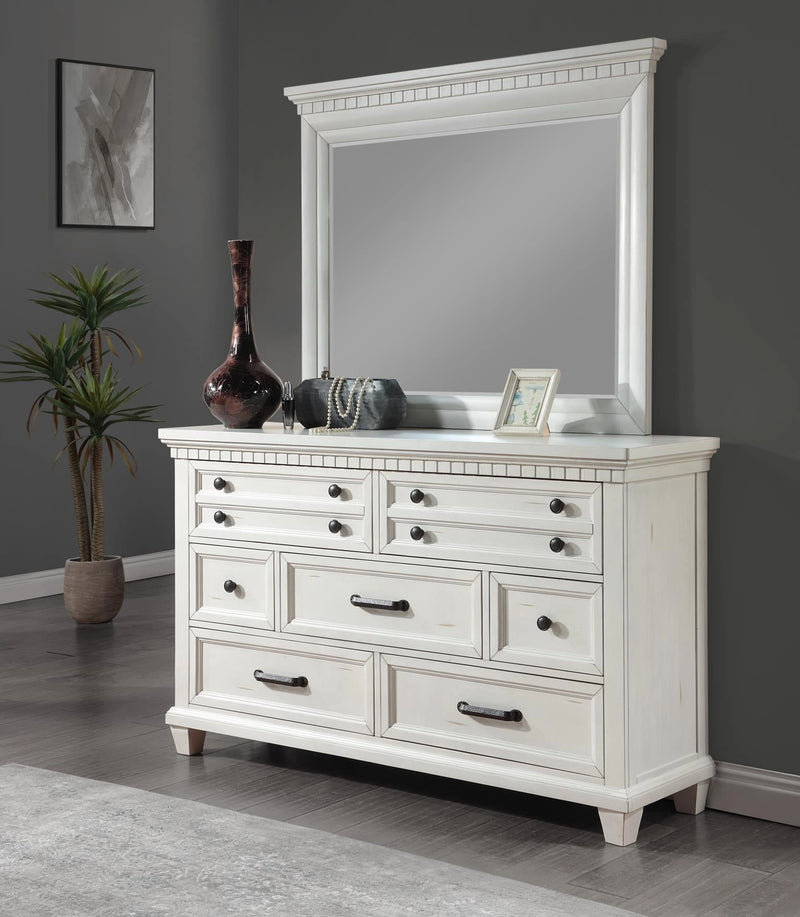 B078 White Dresser