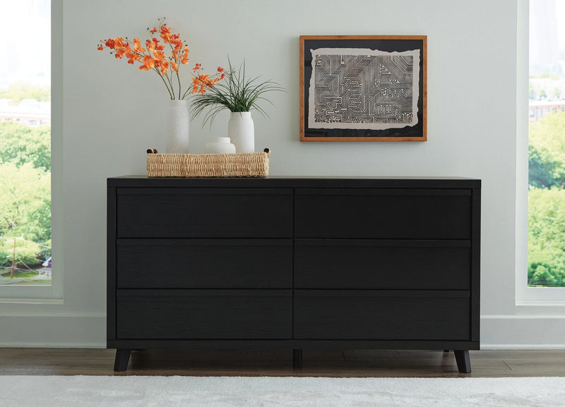 Danziar Dresser