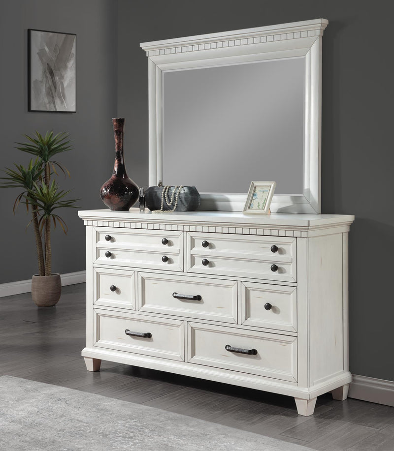 B078 White Dresser