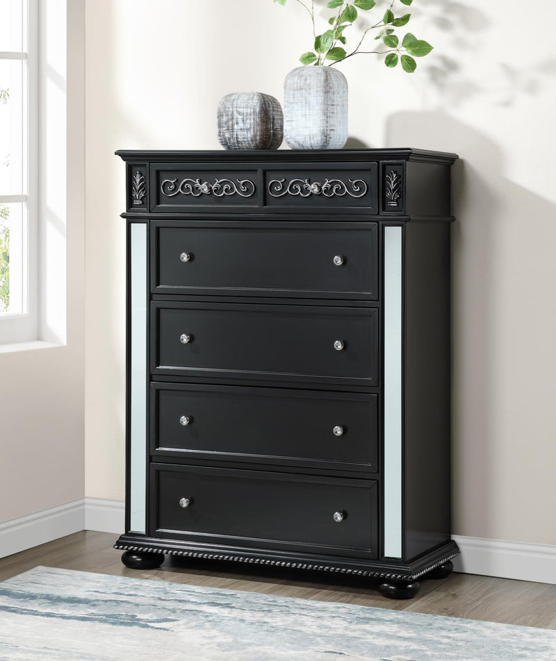 B091 Black Chest
