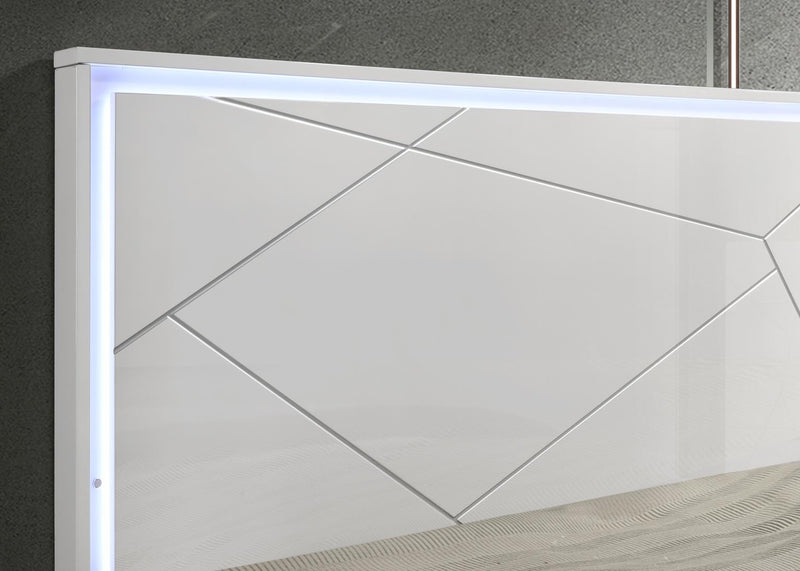 White/Gray Line Dresser