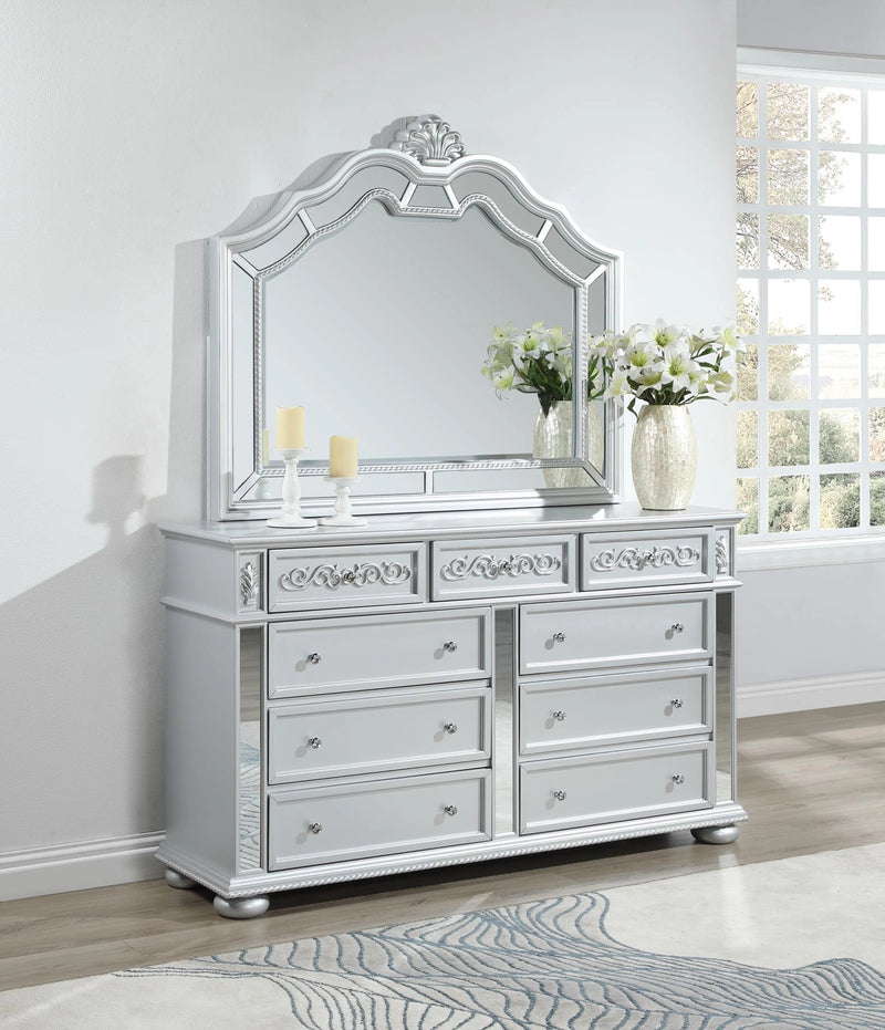 B092 Gray Dresser